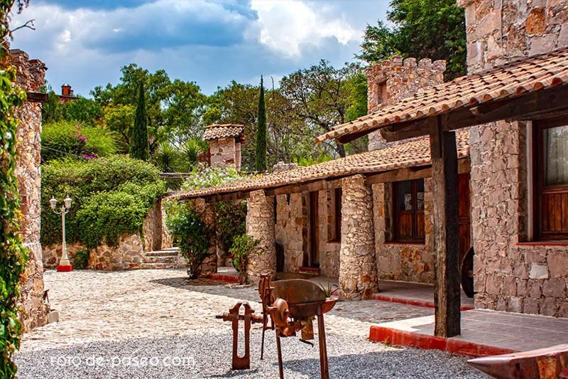 Hostal Medieval Bernal Esterno foto